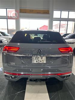 ڤۆڵکسواگن ئەتڵەس کرۆس سپۆرت